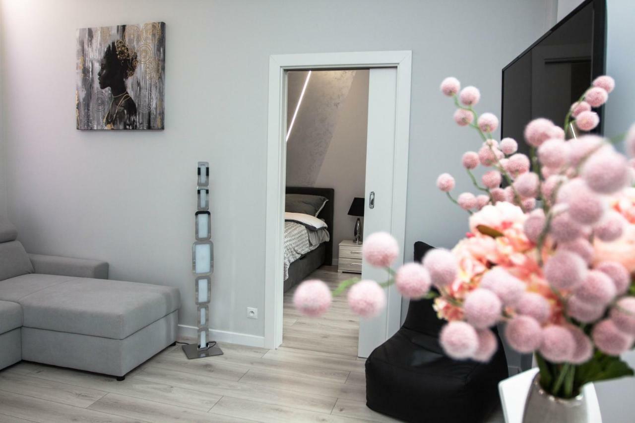 Novel Apartment Warsawa Bagian luar foto