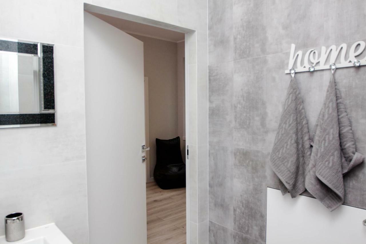 Novel Apartment Warsawa Bagian luar foto