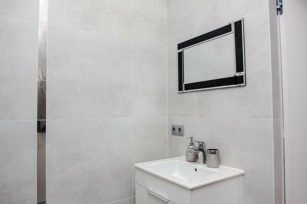 Novel Apartment Warsawa Bagian luar foto