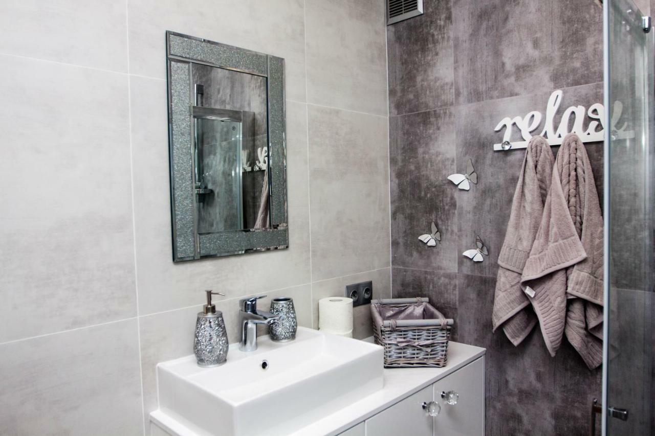 Novel Apartment Warsawa Bagian luar foto
