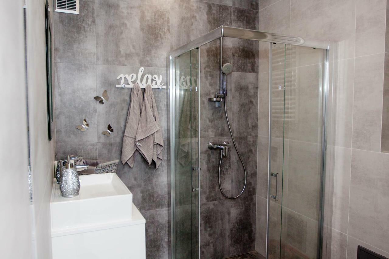 Novel Apartment Warsawa Bagian luar foto